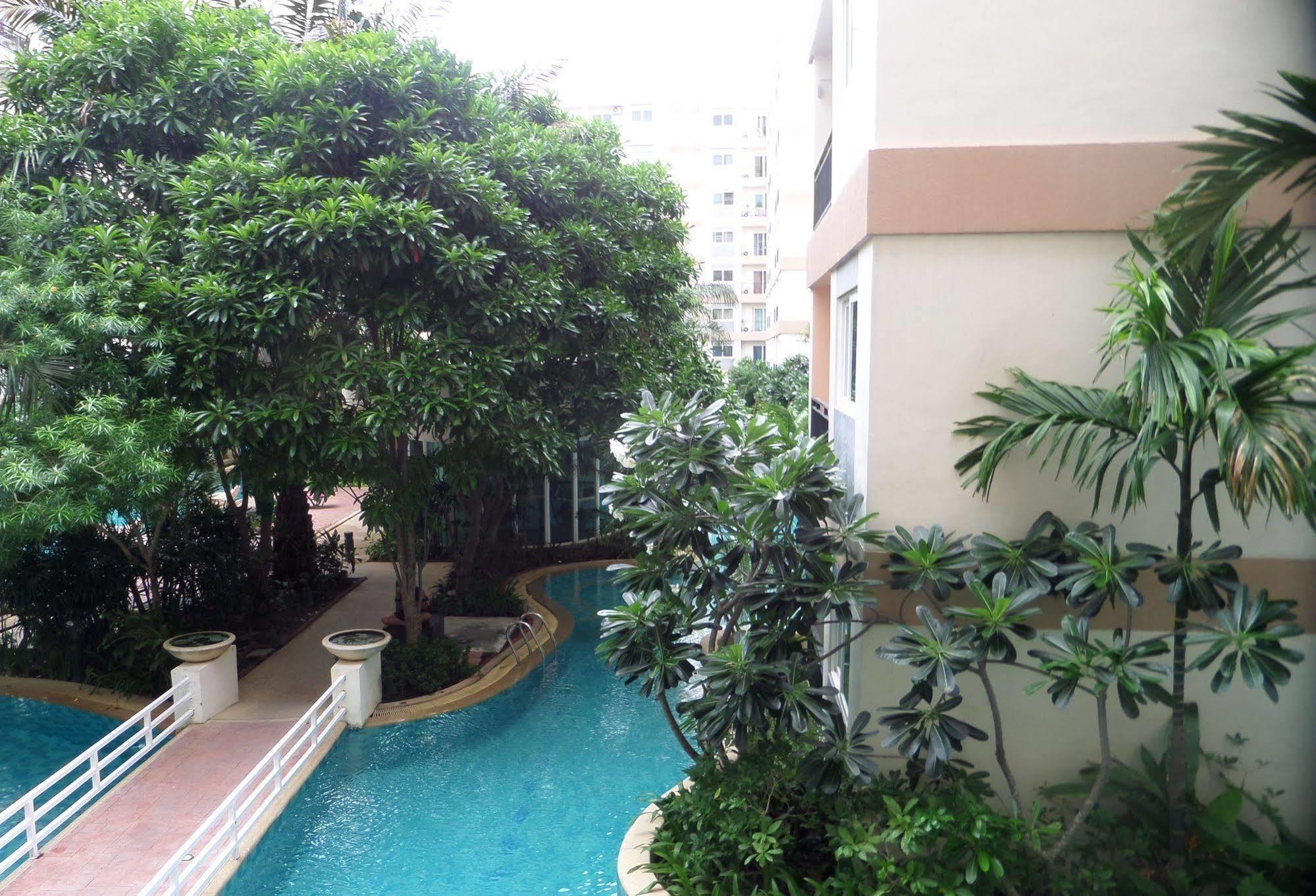 Park Lane Resort By West Joint Venture Praia de Jomtien Exterior foto