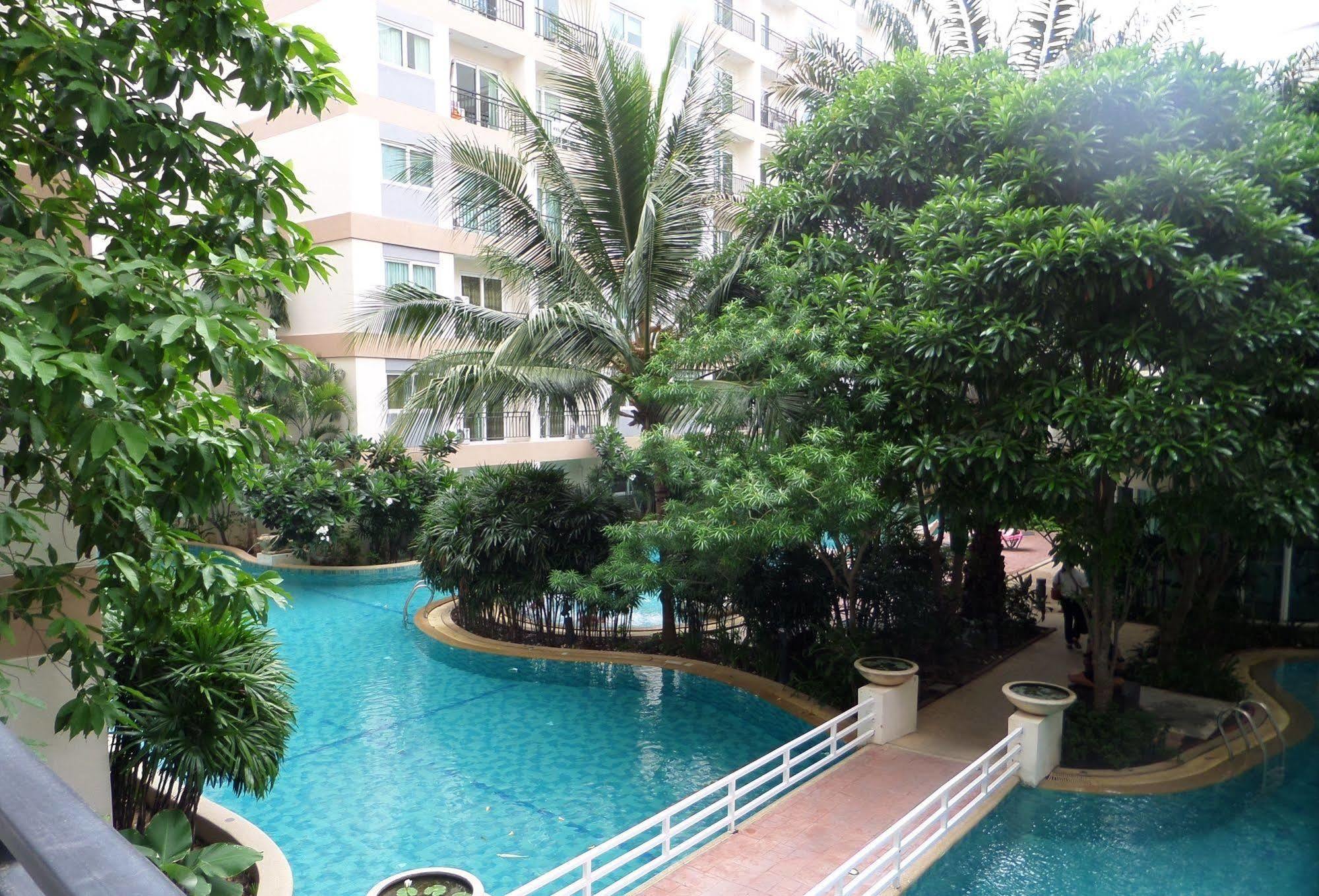 Park Lane Resort By West Joint Venture Praia de Jomtien Exterior foto